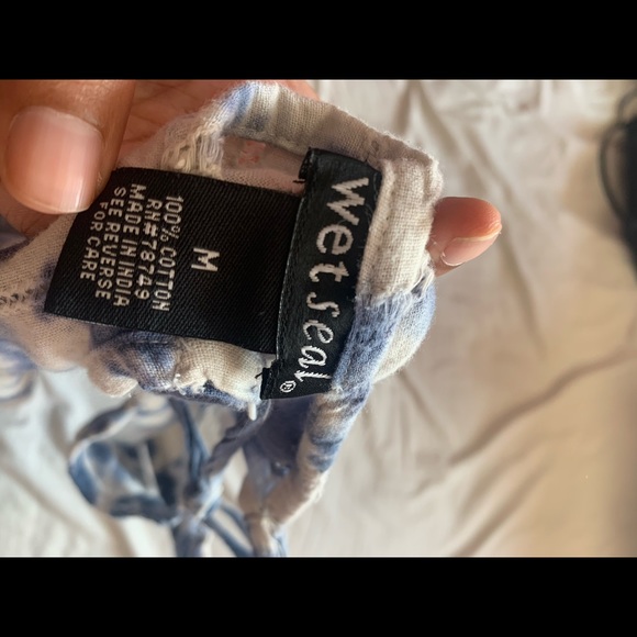 Blue Tie Dye Buttoned Tank Top - Picture 4 of 4